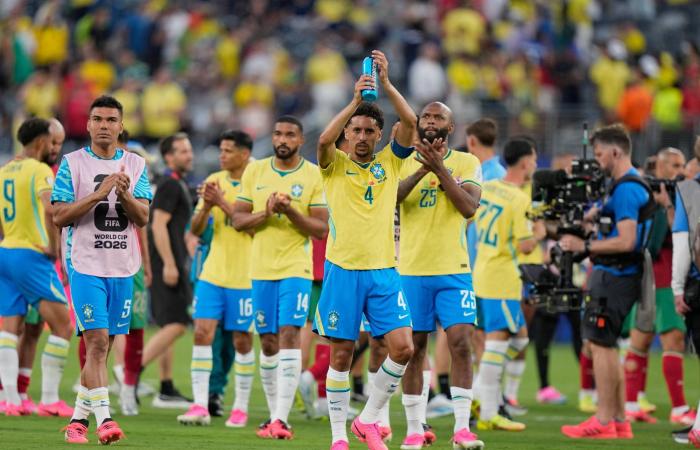 الصحافة
      الأوروغوايانية
      تحذّر
      بيلسا
      واللاعبين:
      احترموا
      المنتخب
      السعودي...
      لا
      تستهينوا
      به