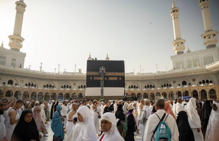 قصر
      كنسينغتون
      يعلن
      وجهة
      الأمير
      جورج
      التعليمية