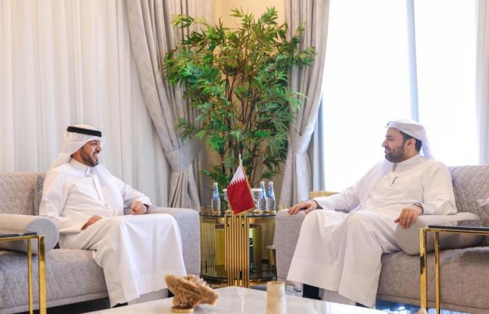 وزير الدولة بوزارة الخارجية يجتمع مع السفير الكويتي