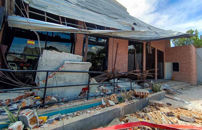 زلزال
      بقوة
      6.7
      درجة
      يضرب
      وسط
      إندونيسيا