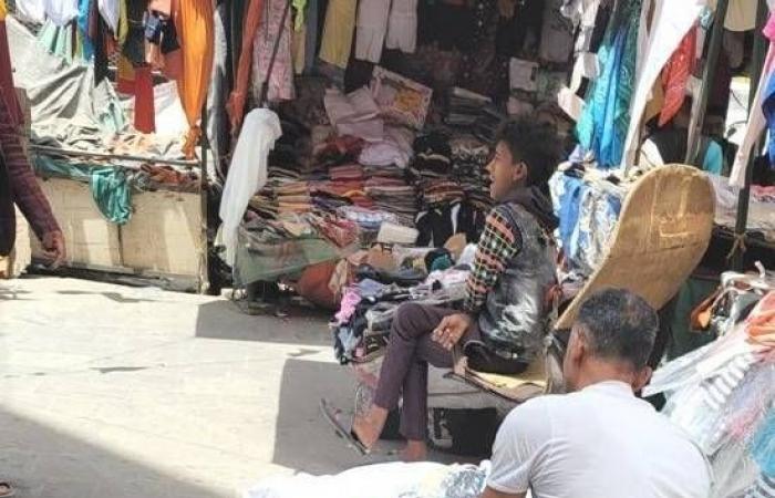 خريجو
      الجامعات
      اليمنية
      بمناطق
      الحوثيين
      في
      قبضة
      البطالة