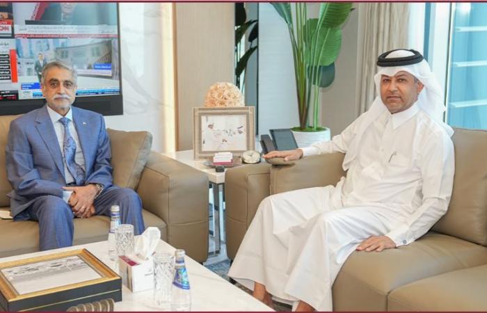 المدير العام لوكالة الأنباء القطرية يجتمع مع سفير باكستان