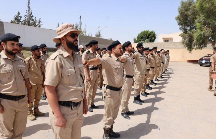 مستشار
      لترمب
      يكشف
      عن
      خطة
      لتقاسم
      السلطة
      في
      ليبيا