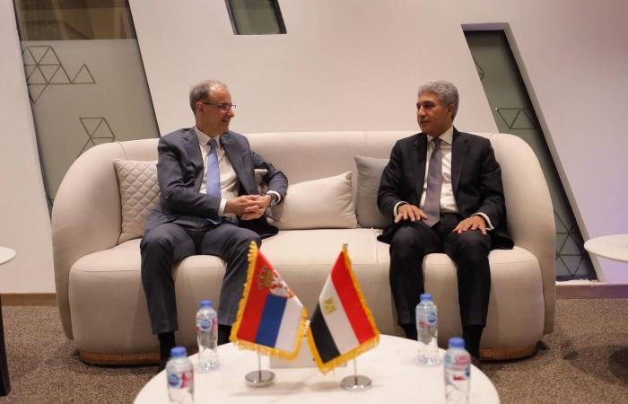 مصر
      تراهن
      على
      تنوع
      مقوماتها
      السياحية
      لاجتذاب
      الصرب