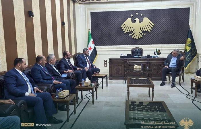 السفير
      السعودي
      الجديد
      يسلّم
      أوراق
      اعتماده
      لوزير
      الخارجية
      اللبنانية