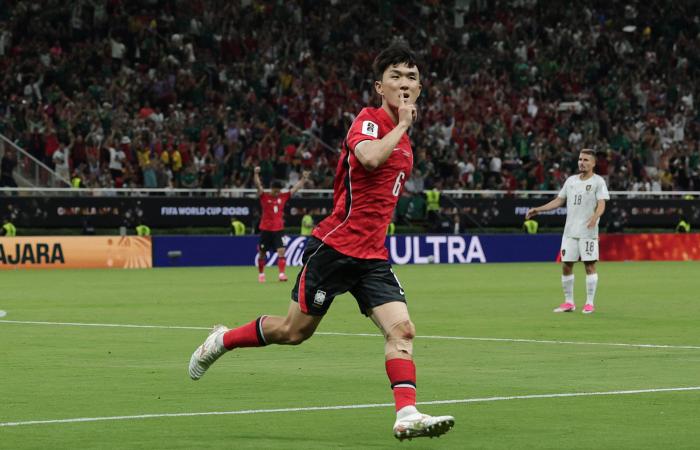 بيلينغهام
      يصبح
      أصغر
      لاعب
      أوروبي
      يشارك
      في
      4
      بطولات
      كبرى