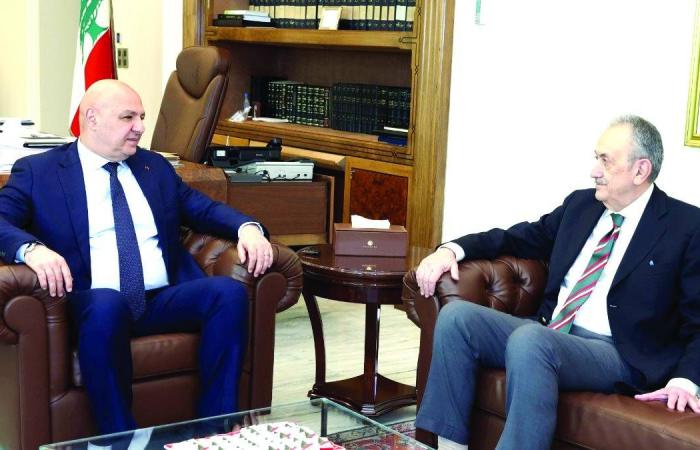مطالبة
      «حزب
      الله»
      بتغيير
      الحكومة
      اللبنانية
      أو
      استبدال
      وزراء
      تصطدم
      بمعارضة
      بري