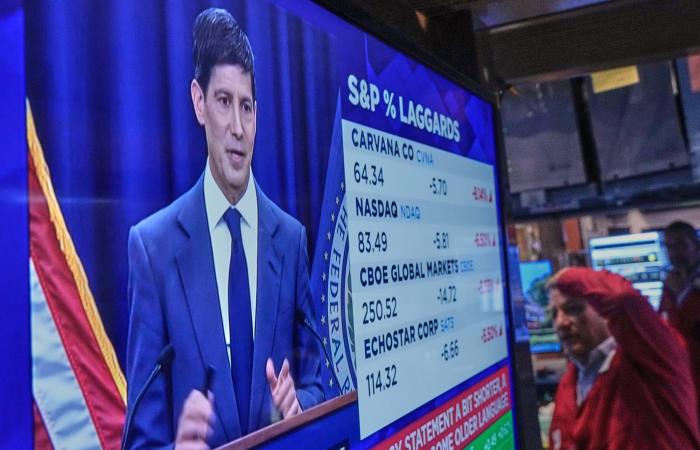 النفط
      يهبط
      بأكثر
      من
      2
      %
      مع
      توقيع
      اتفاق
      «واشنطن
      -
      طهران»