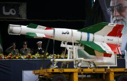 ستكون "أهدافاً مشروعة".. مسؤول إيراني يحذر دول أوروبا من الانضمام إلى الهجمات الأمريكية الإسرائيلية