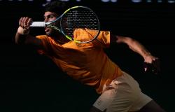 إنديان
      ويلز:
      ميدفيديف
      يوقف
      انتصارات
      ألكاراس…
      ويصطدم
      بسينر
      في
      النهائي