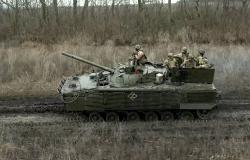 هيلي
      لـ«الشرق
      الأوسط»
      :
      موسكو
      تدعم
      مسيّرات
      طهران