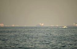 هرمز.. رفات بشرية يُعثر عليها في سفينة تلقت ضربة بالمضيق