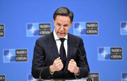 مسلحون
      احتجزوا
      رهائن
      ساعتين
      داخل
      مصرف
      في
      نابولي
      قبل
      أن
      يلوذوا
      بالفرار