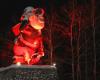 Flin
      Flon
      museum
      dedicates
      Christmas
      light
      display
      to
      memory
      of
      volunteers