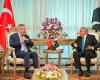وزيرا الخارجية الباكستاني والتركي يبحثان آخر التطورات في المنطقة