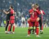 كريستال
      بالاس
      ورايو
      فاييكانو
      إلى
      نهائي
      دوري
      المؤتمر
      الأوروبي
