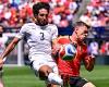بعد أن أشاد به في حديث مع محمد صلاح.. مدافع مصر ينشر صورة مع أسطورة ألمانيا