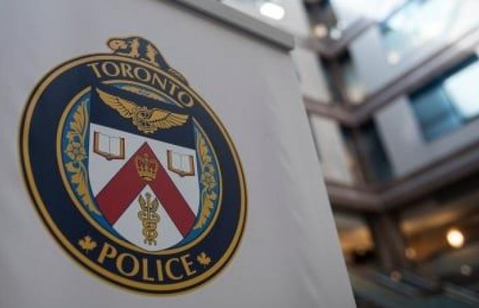 'Look out for each other,' says Toronto woman after stranger stabs her with needle downtown